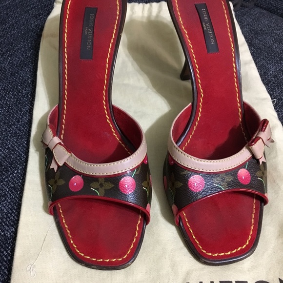 Authentic LV sandals - Picture 1 of 8